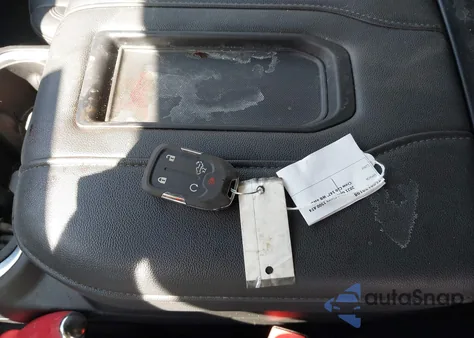 2021 GMC Sierra 1500 4Wd Short Box Slt/4Wd Standard Box Slt from USA, damaged, VIN 1GTU9DEL5MZ339937